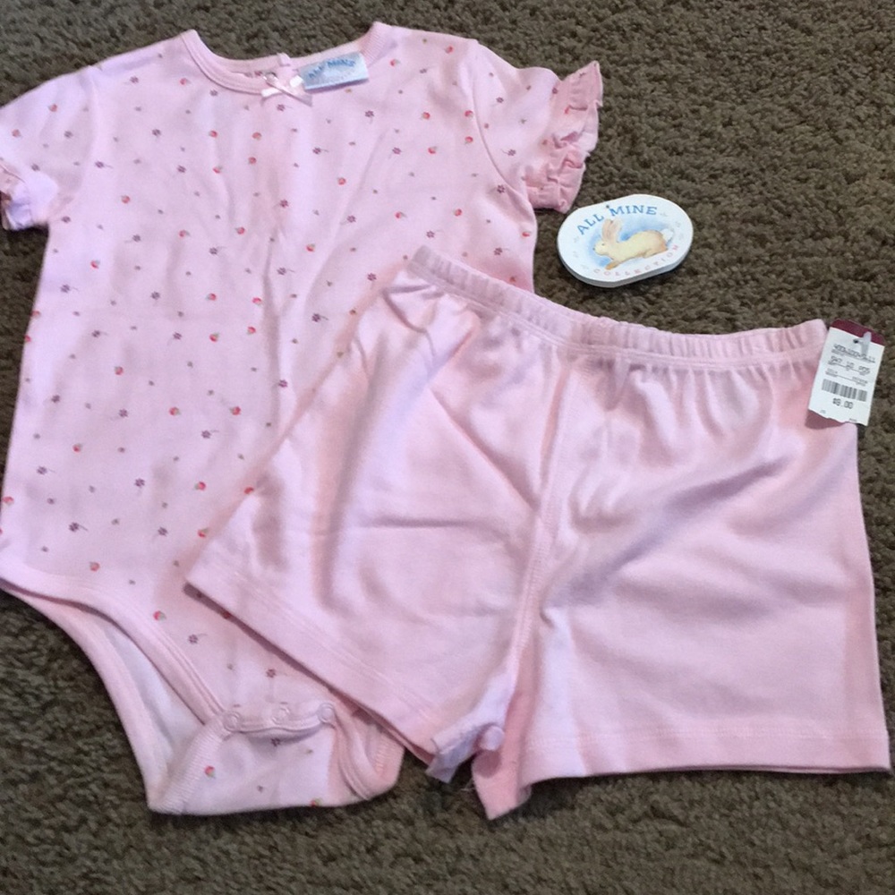 NWTs All Mine print onesie & pink shorts Sz 24 mo